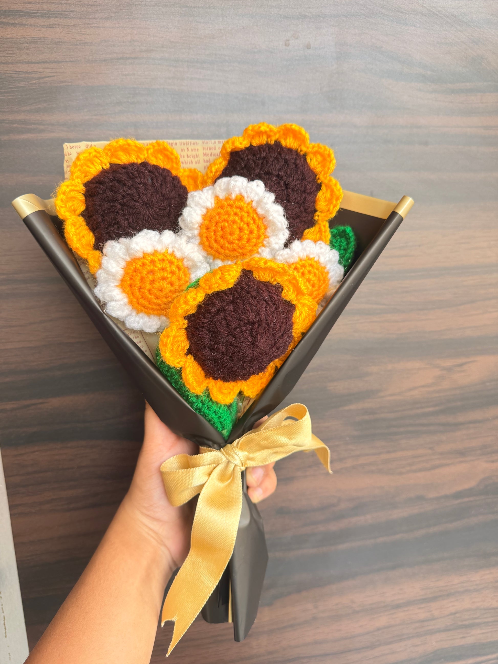 Crochet Sunflower with daisies