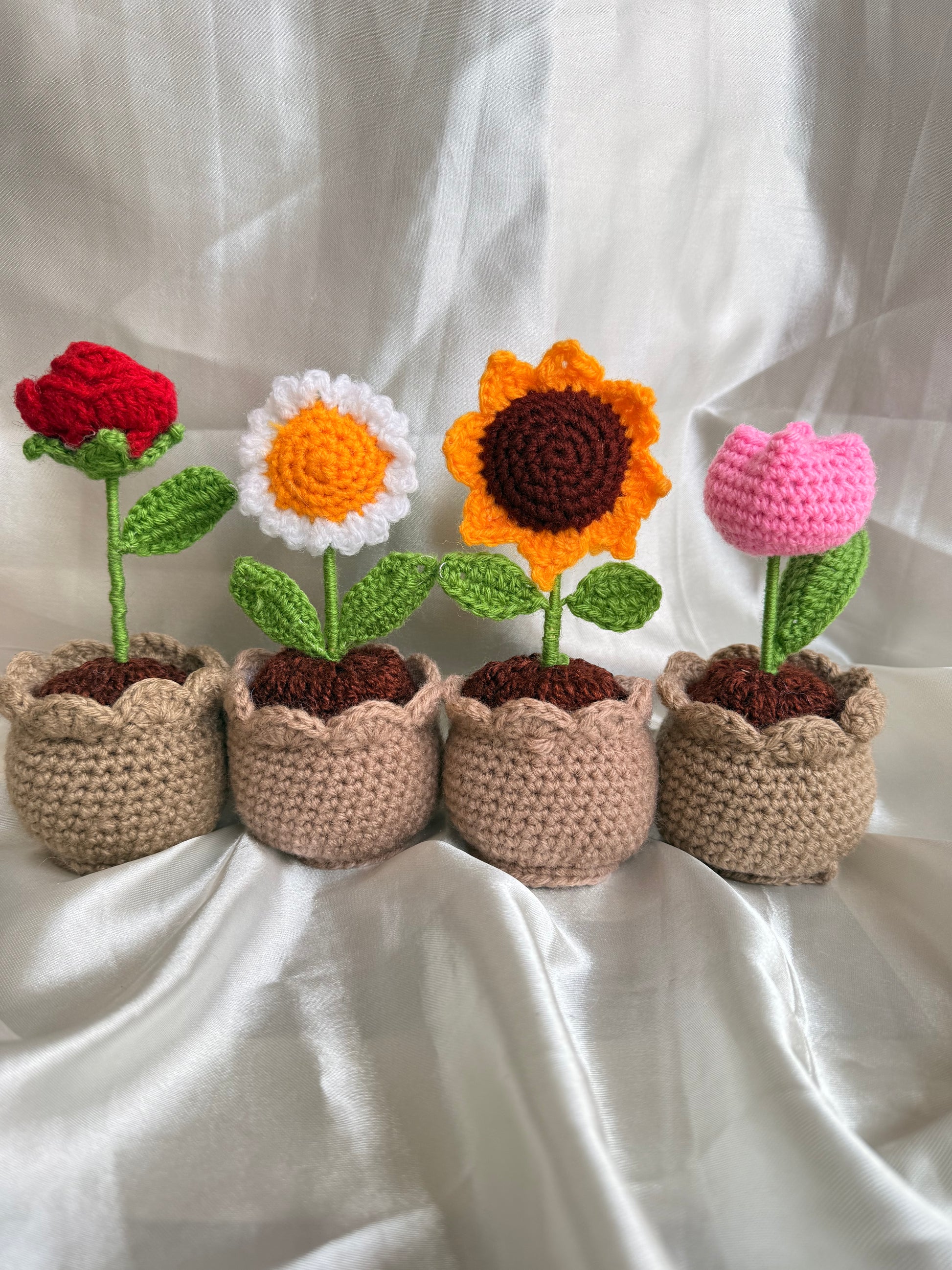 Set of 4 pots